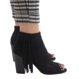 Černé prolamované boho boty AF-9 černá