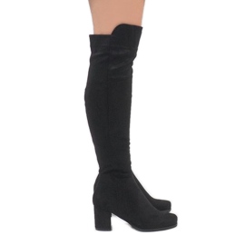 Černé semišové boty na sloupku H306 černá