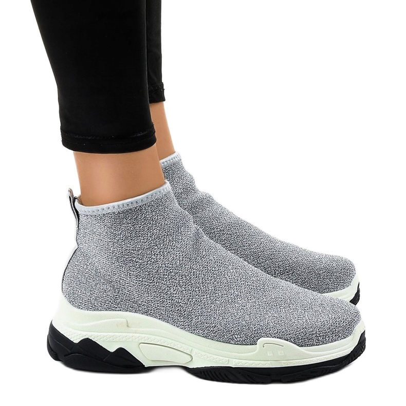 Šedé sportovní boty s gumičkou LA33P šedá Šedé sportovní boty s gumičkou LA33P šedá