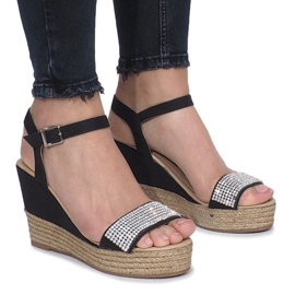 Černé sandály na jemné klínové patě Diamond Shine černá