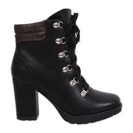 Černé vysoké podpatky 8992-PU Černá černý