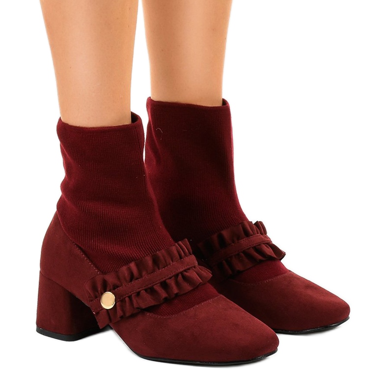 Černé velurové lodičky na sloupku JM8118Y červené