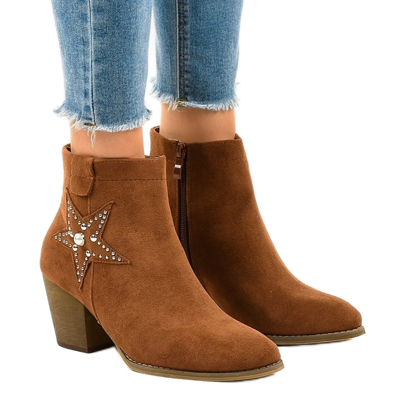 Hnědé semišové boty na sloupku hvězdy L88-163 hnědý