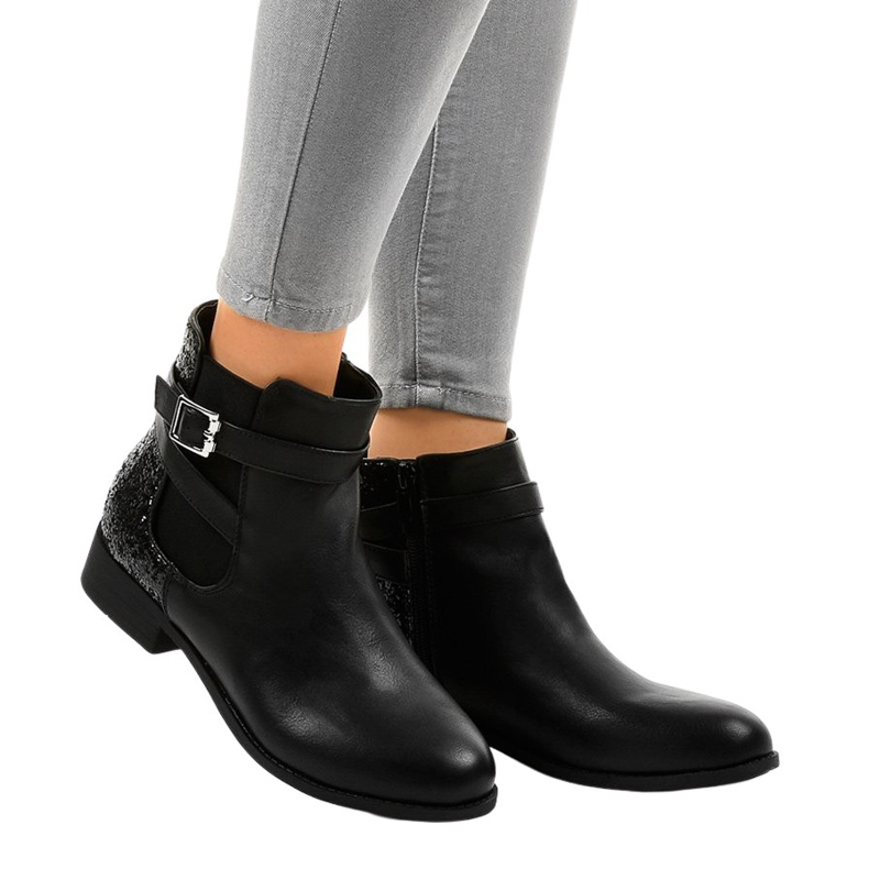 Černé ploché kotníkové boty s gumičkou a flitry C298-1 černá Černé ploché kotníkové boty s gumičkou a flitry C298-1 černá