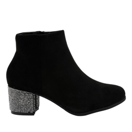 Černé elegantní boty na sloupku WL-135 černý