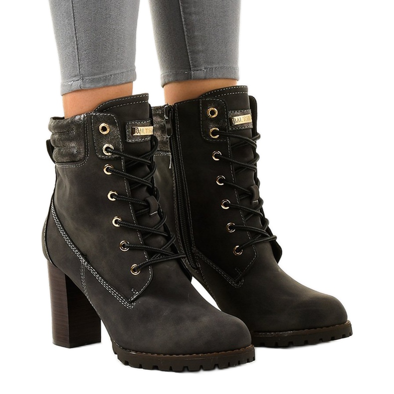 Šedé vysoké boty na sloupku 878-GA šedá