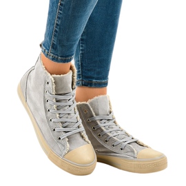 Šedé izolované tenisky T-040 šedá Šedé izolované tenisky T-040 šedá