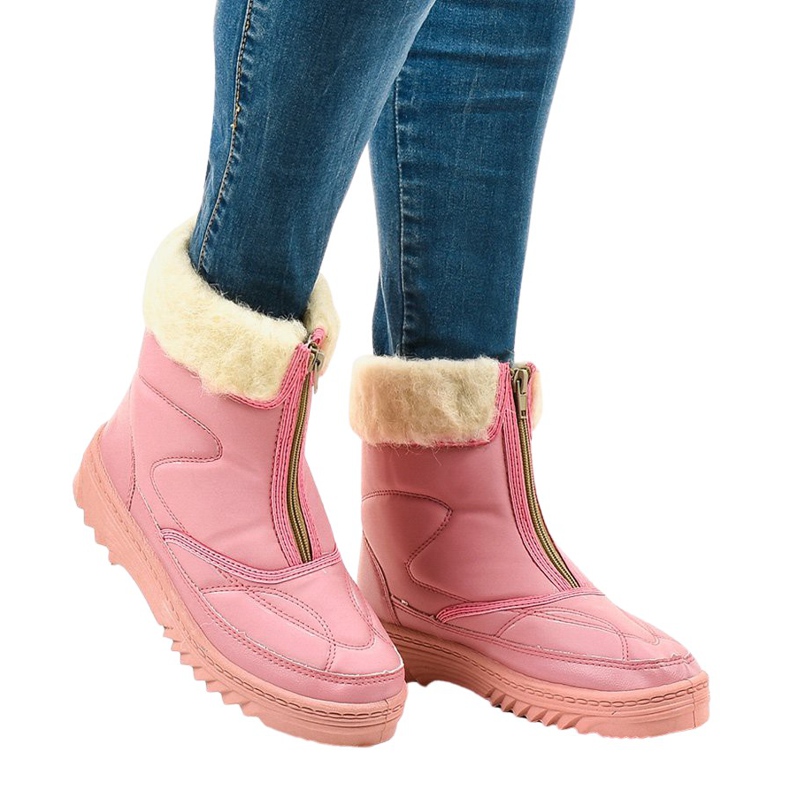 Růžové kotníkové boty na sněhu 69 růžový