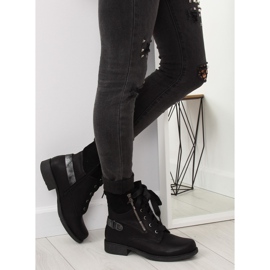 Černé boty se šněrováním černá 17103-2 Black II Quality černý