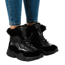 Černé izolované tenisky LS-2062 černý