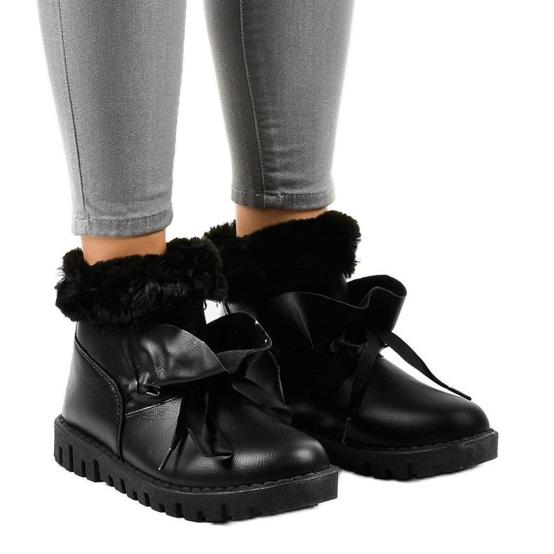 Černé izolované tenisky se zipem 428-6 černá