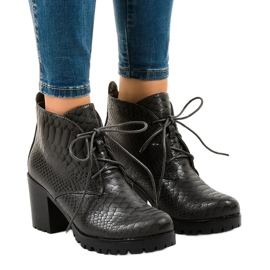 Šedé šněrovací kotníkové boty na sloupku TL-24 šedá Šedé šněrovací kotníkové boty na sloupku TL-24 šedá