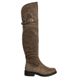 Ideal Shoes Elegantní kozačky se sponou zelený