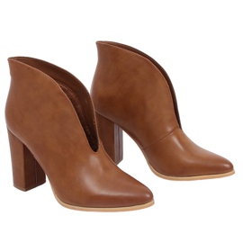 Boty s vykrojeným hnědým RB38P Camel