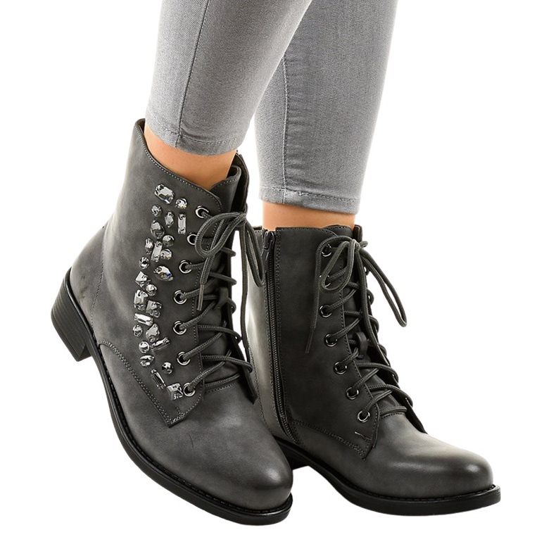 Šedé ploché kotníkové boty s kamínky 0-268 šedá Šedé ploché kotníkové boty s kamínky 0-268 šedá