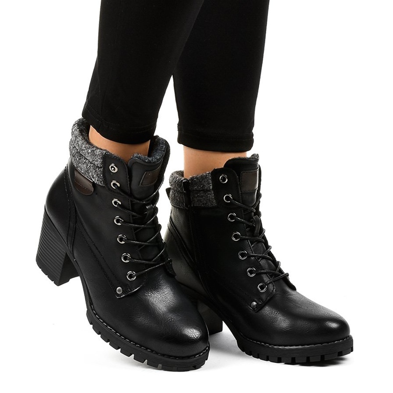 Černé kozačky na sloupek s ovčí kůží Z129 černá