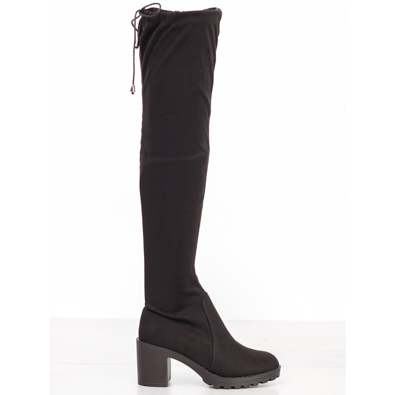 Small Swan Semišové mušketýři na pilíři černá