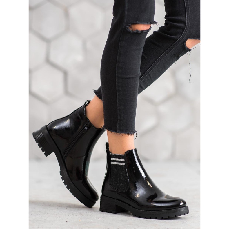 SHELOVET Sportovní boty na platformě černá