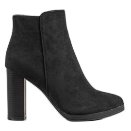 Ideal Shoes Klasické kozačky na vysokém podpatku černý