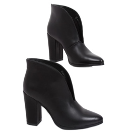 Černé boty s vykrojeným černým žánrem RB38P Black Ii