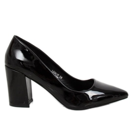 Čerpadla na sloupku černá LE061P Black Ii Quality černý