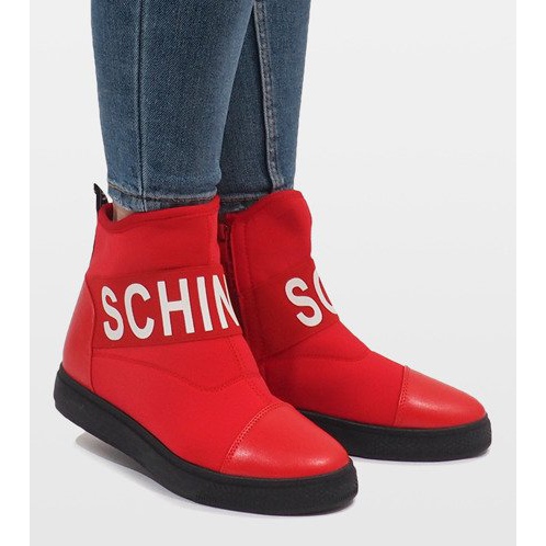 Izolované pěnové holínky izolované na XY-38 červené