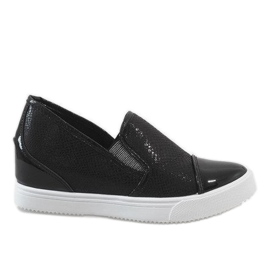 Černé tenisky na klínku DD437-1 černý