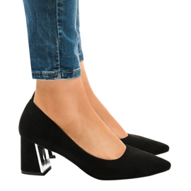 Černé semišové lodičky na sloupku L439 černá