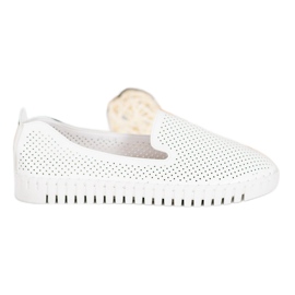 Goodin Bílí páni na nástupišti bílý Goodin Bílí páni na nástupišti bílý