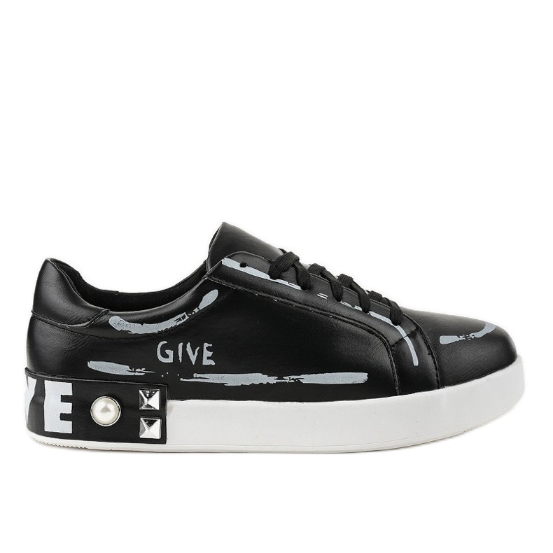 Černé tenisky zdobené cvočky G272 černá