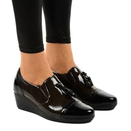 Černé klínové boty 7-9022 černá