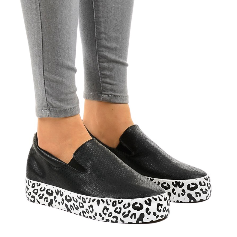 Černé nazouvací tenisky WNH-3 černá