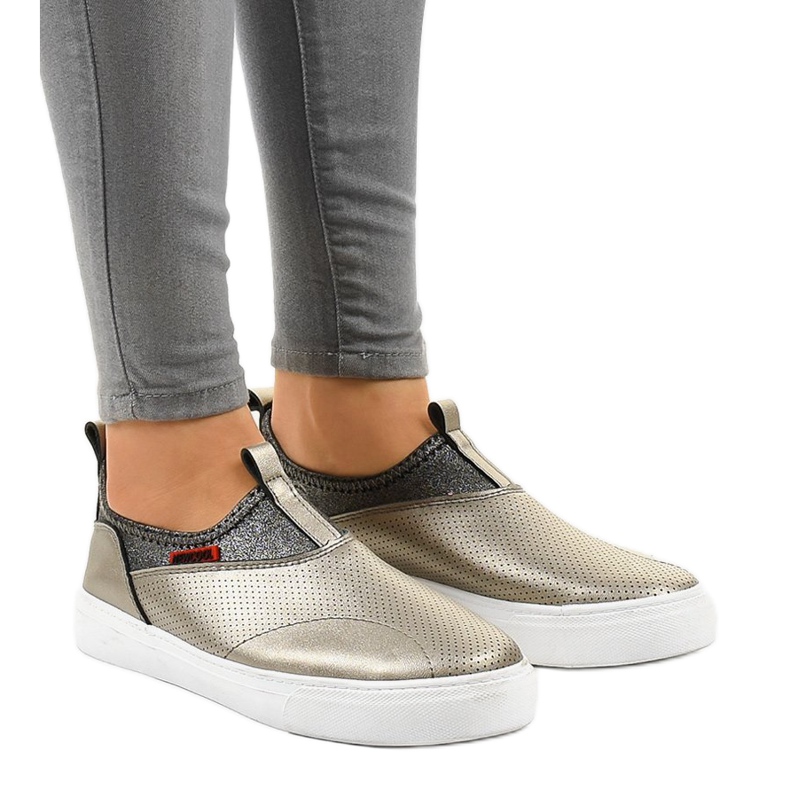 Zlaté tenisky s gumičkou A-92 zlatý