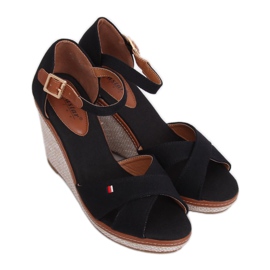 Černé sandály na klínovém podpatku R133P Black černý