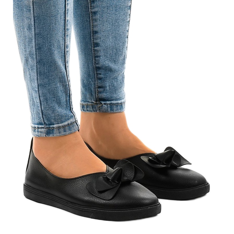 Černé nazouvací tenisky 8895-1 černá