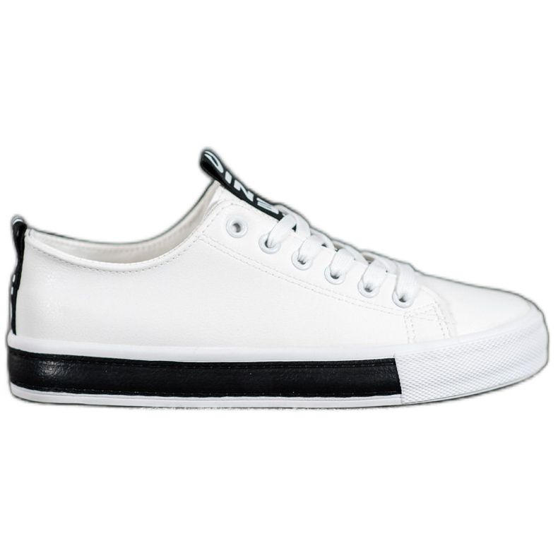 Bestelle Pěkné sportovní tenisky bílý černá