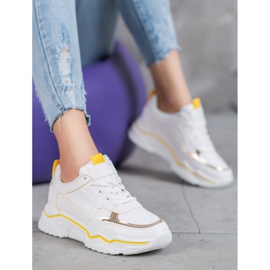 Ideal Shoes Bílé tenisky z eko kůže bílý žluť