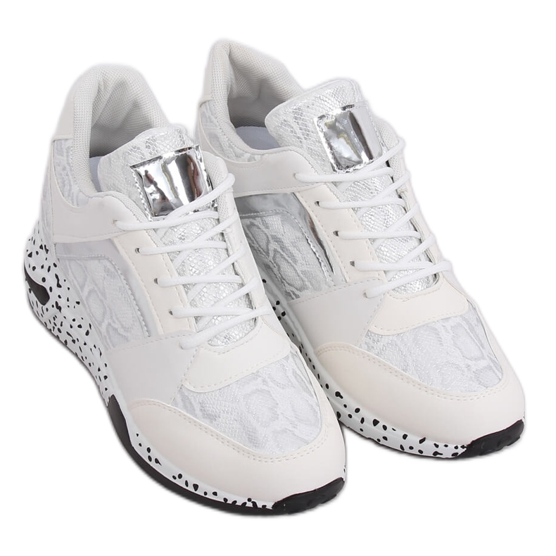 Bílé sportovní boty na klínové patě C131 Blanco bílý