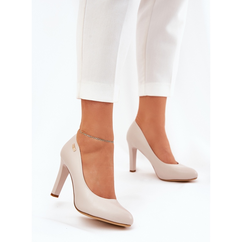 Dámská čerpadla na šedém post Sergio Leone šedá