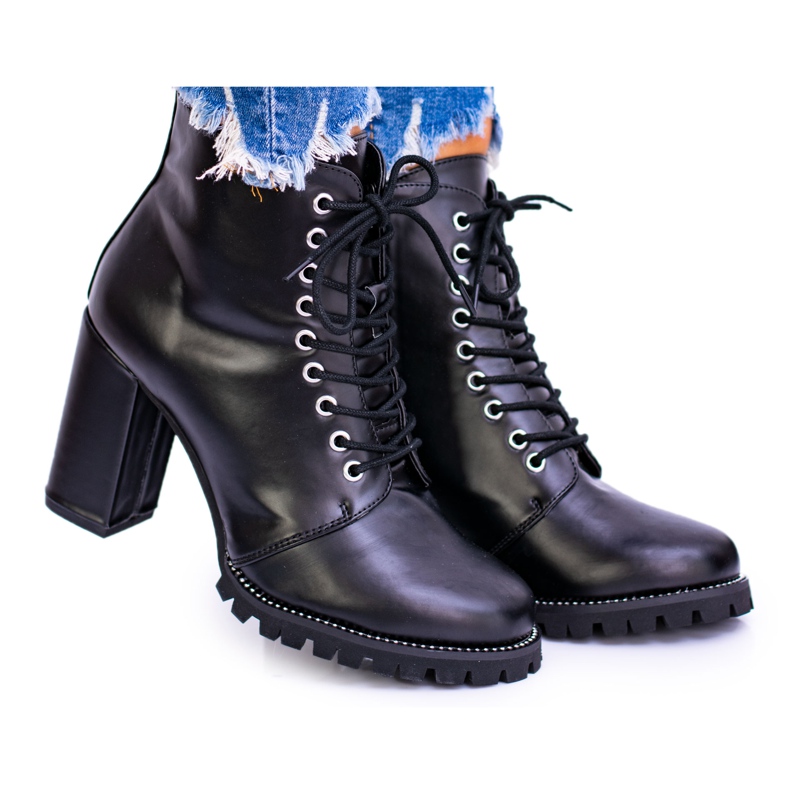 Lu Boo Black Boots na sloupku s kamínky Halsey černá Lu Boo Black Boots na sloupku s kamínky Halsey černá