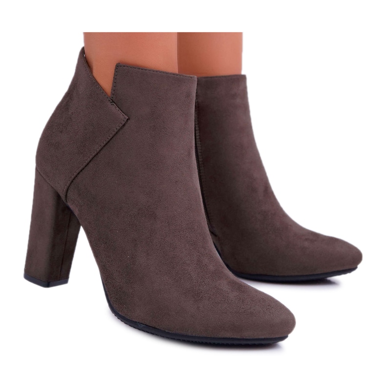 Vinceza Dámské kozačky na podpatku semišové khaki volánky