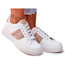 Dámské sportovní boty bílé a zlaté pokračují bílý