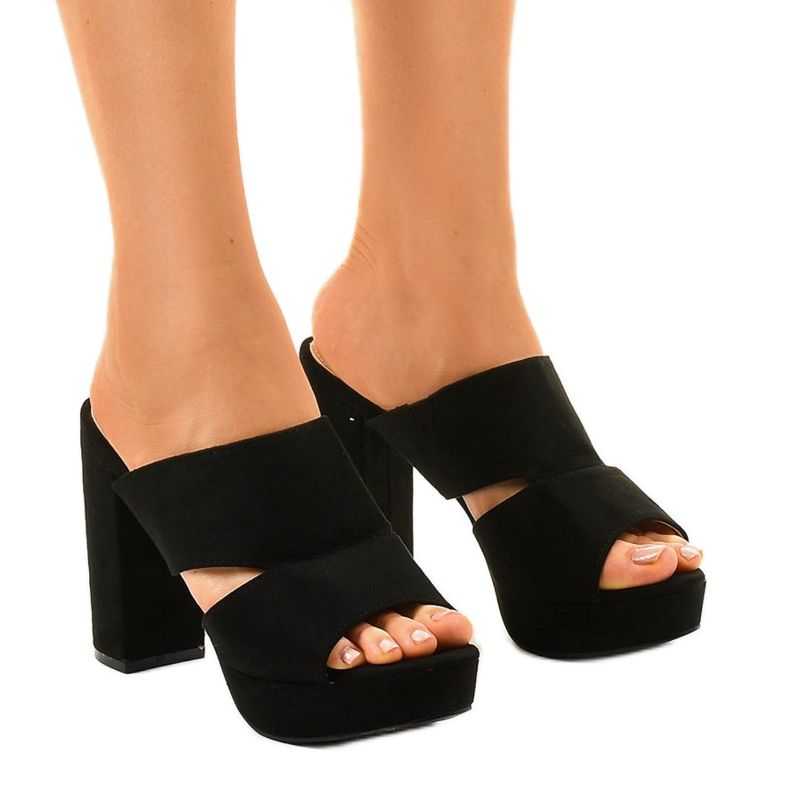 Černé semišové podpatky 9R55 černá