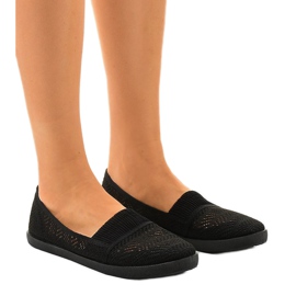 Černé prolamované tenisky CB1711 černý