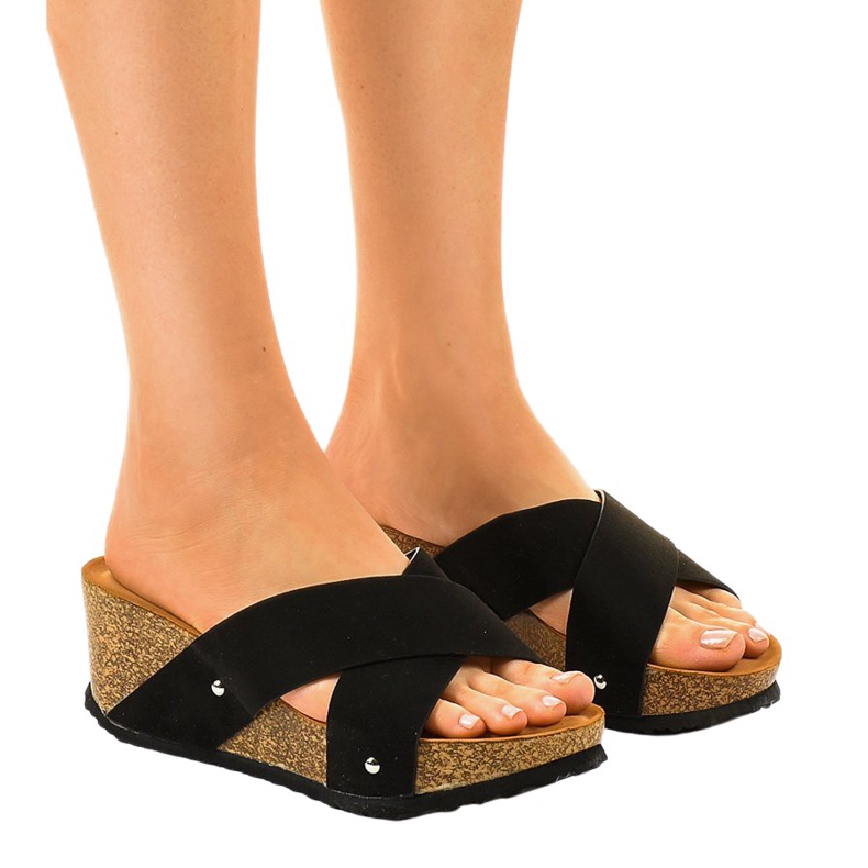 Černé pantofle GU53 na klínku černá