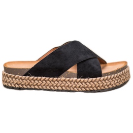 Comer Pohodlné pantofle na platformě černý