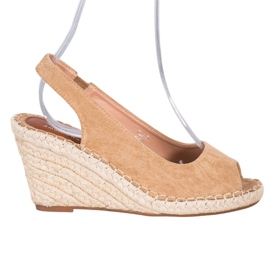 Small Swan Hnědé Sandály Na Vysokém Klínu hnědý Small Swan Hnědé Sandály Na Vysokém Klínu hnědý