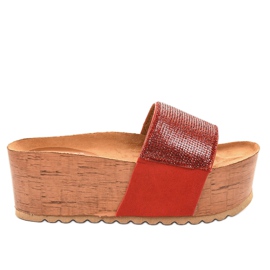 Červené pantofle na platformě 77-99 Červené pantofle na platformě 77-99