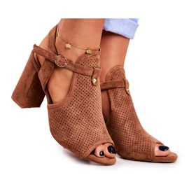 BUGO Dámské sandály na podpatku Prolamovaná hnědá Kira hnědý BUGO Dámské sandály na podpatku Prolamovaná hnědá Kira hnědý