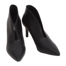 Černé boty na černém špendlíku NS126P černá